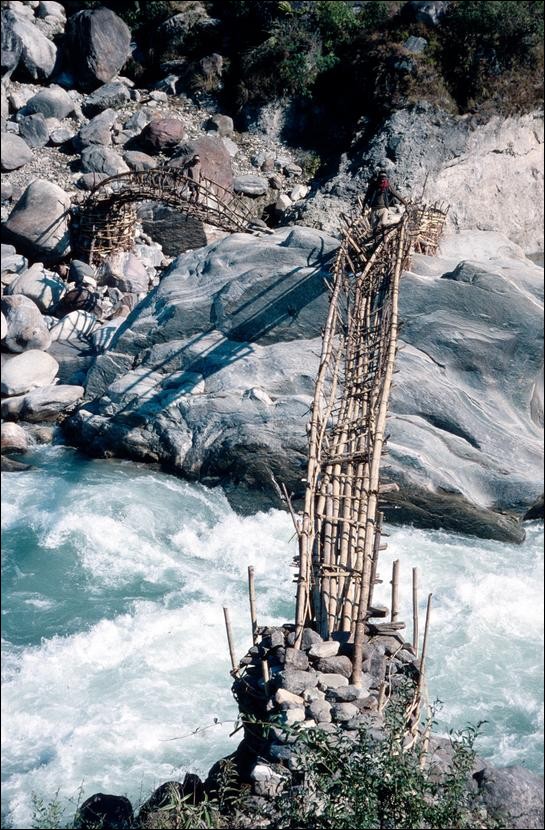 Footbridge near Besisahar on the Annapurna Circuit, Nepal